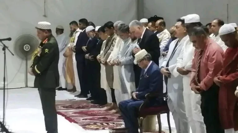 সেনাপ্রধান জেনারেল ওয়াকার-উজ-জামান