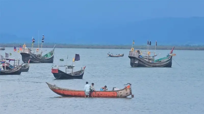 ১১ বাংলাদেশি জেলেকে ধরে নিয়ে গেছে আরাকান আর্মি