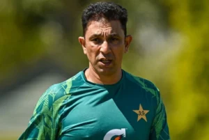 পাকিস্তানের প্রধান কোচ হতে আগ্রহী আজহার মাহমুদ