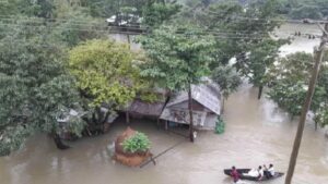 দেশজুড়ে বন্যার শঙ্কা, অন্তত ১২ জেলা মারাত্মক প্লাবিত হওয়ার আশঙ্কা