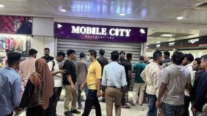 এনইআইআর সংস্কারের দাবিতে আজ সারাদেশে মোবাইল ফোন মার্কেট বন্ধ