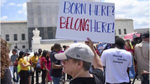 জন্মসূত্রে নাগরিকত্ব মামলার শুনানিতে সম্মত যুক্তরাষ্ট্রের সুপ্রিম কোর্ট