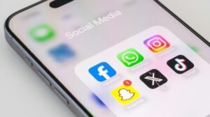 কড়া নিয়মের আগেই অস্ট্রেলিয়ায় ১৬ বছরের নিচের শিশুদের অ্যাকাউন্ট মুছতে শুরু করেছে মেটা