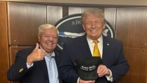 ইরানের বিক্ষোভকারীদের ‘সুখবর’ দিলেন ট্রাম্পের মিত্র গ্রাহাম