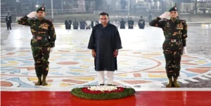 একুশের প্রথম প্রহরে ভাষাশহীদদের প্রতি প্রধানমন্ত্রীর শ্রদ্ধা নিবেদন