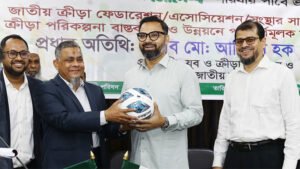 জাতীয় দলের ফুটবলারদের দ্রুত বেতনের আওতায় আনছেন ক্রীড়া প্রতিমন্ত্রী
