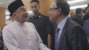 মালয়েশিয়ার প্রধানমন্ত্রীর সঙ্গে বাংলাদেশের হাইকমিশনারের সৌজন্য সাক্ষাৎ