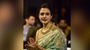 এবার রাজনীতিতে পা রাখলেন কোয়েল মল্লিক