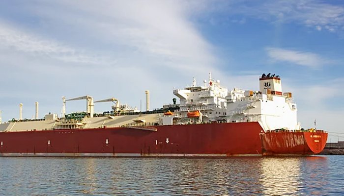 চট্টগ্রাম বন্দরে পৌঁছাতে শুরু করেছে জাহাজ