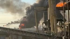 টেক্সাসে তেল শোধনাগারে ভয়াবহ বিস্ফোরণ