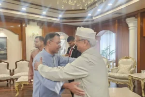 প্রধানমন্ত্রীর সঙ্গে ড. ইউনূসসহ বিশিষ্টজনদের ঈদ শুভেচ্ছা বিনিময়