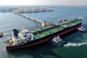 যুদ্ধের মাঝেই তেলের বাজারে বাড়তি মুনাফা ইরানের