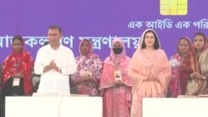 ‘ফ্যামিলি কার্ড’ বিতরণের শুভ উদ্বোধন করলেন প্রধানমন্ত্রী তারেক রহমান