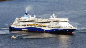 অবশেষে হরমুজ প্রণালি পার হলো বিশালাকার ‘সেলেস্টিয়াল ডিসকভারি’