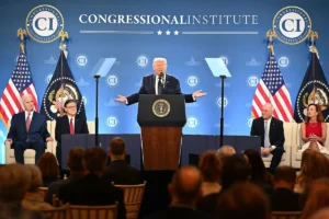 ইরান যুদ্ধ: তিনজন প্রত্যাখ্যান করলেও ফাঁদে পড়েছেন ট্রাম্প