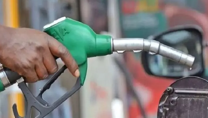 জ্বালানি তেলের কোনো সংকট নেই: সরকারি আশ্বাসের বিপরীতে মাঠে তীব্র সংকট, হাহাকার