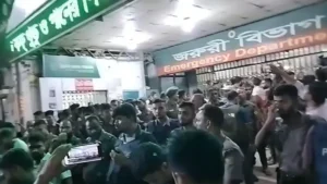 ঢামেকে সংঘর্ষের পর চিকিৎসকদের শাটডাউনের হুঁশিয়ারি
