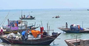 বঙ্গোপসাগর এলাকায় মাছ ধরায় ৫৮ দিনের নিষেধাজ্ঞা