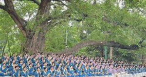 ভোরের আলোয় রমনা বটমূলে নববর্ষ বরণ