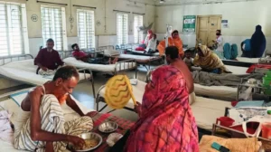 সিরাজগঞ্জে অন্ধকারে হাসপাতাল, ১৯ ঘণ্টার বিদ্যুৎহীনতায় ভোগান্তি