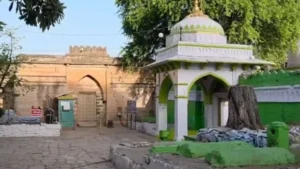 কামাল মাওলা মসজিদকে মন্দির ঘোষণা, ইতিহাস-ধর্ম ও রাজনীতির নতুন বিতর্ক