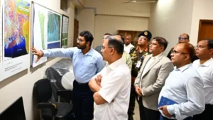 আকস্মিকভাবে স্পারসো পরিদর্শনে প্রধানমন্ত্রী