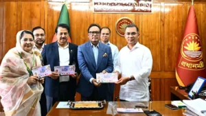 ফুটবল বিশ্বকাপ উপলক্ষে প্রধানমন্ত্রীর ১০ টাকা সমমূল্যের স্মারক ডাকটিকিট উন্মোচন