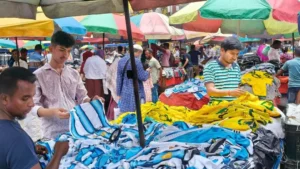 বিশ্বকাপ উন্মাদনায় জমজমাট জার্সি ও পতাকা বিক্রি