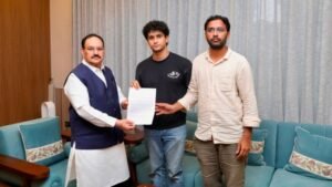ককরোচ জনতা পার্টির কর্মসূচি প্রত্যাহারের আহ্বান জানালেন বিজেপি মন্ত্রী