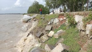 চট্টগ্রামে বন্যায় বাঁধ-স্লুইসগেটসহ জলকাঠামোর ক্ষতি দেড় শতাধিক কোটি টাকা