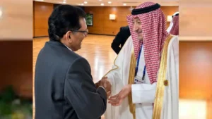 ম্যানিলায় সৌদি উপ-পররাষ্ট্রমন্ত্রীর সঙ্গে শুভেচ্ছা বিনিময় করলেন বাংলাদেশের পররাষ্ট্রমন্ত্রী