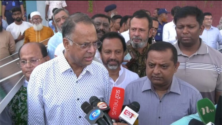 সৌরবিদ্যুৎ প্রকল্পে বিনিয়োগকারীদের করমুক্ত সুবিধা দেওয়া হবে: বিদ্যুৎমন্ত্রী