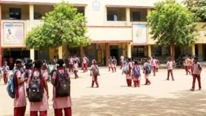 স্কুলে রাজনৈতিক কর্মকাণ্ডে নিষেধাজ্ঞা, নতুন নির্দেশনা থালাপতি বিজয়ের সরকারের