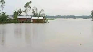 ৫ নদীর ৯ পয়েন্টে পানি বিপৎসীমার ওপরে, সমুদ্রবন্দরে ৩ নম্বর সতর্কসংকেত